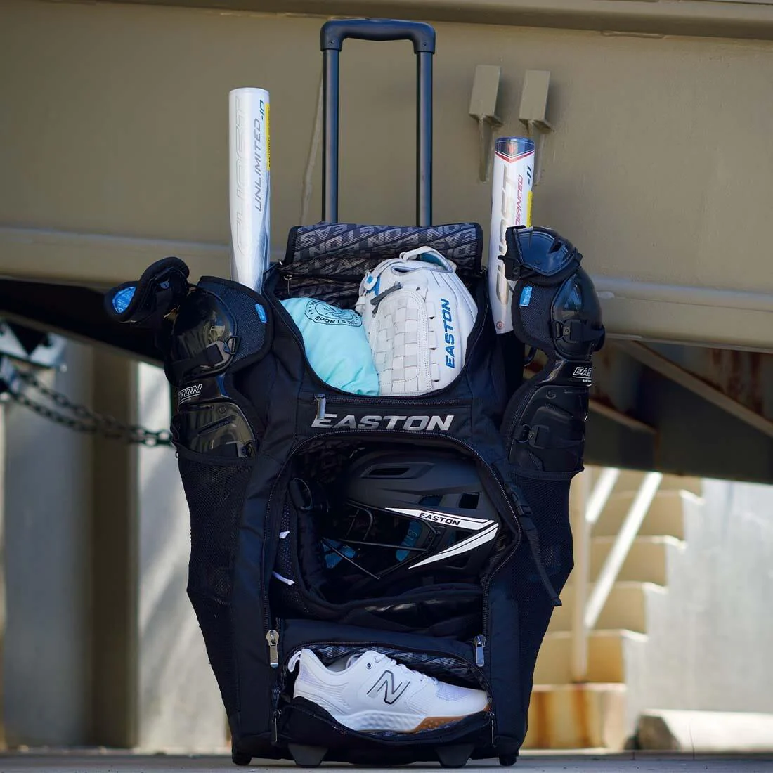 Easton Catcher's Wheeled Bag: CATWB - Image 3